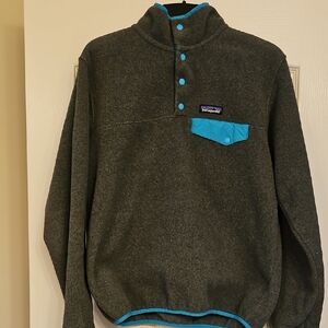 Patagonia Gray Sweatshirt with Blue Details